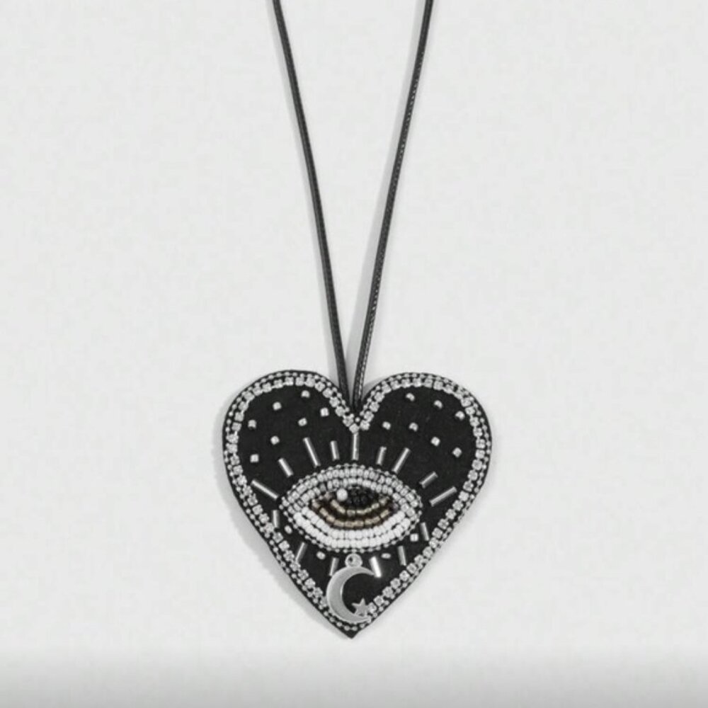 Black Beaded Heart with Eye Q440